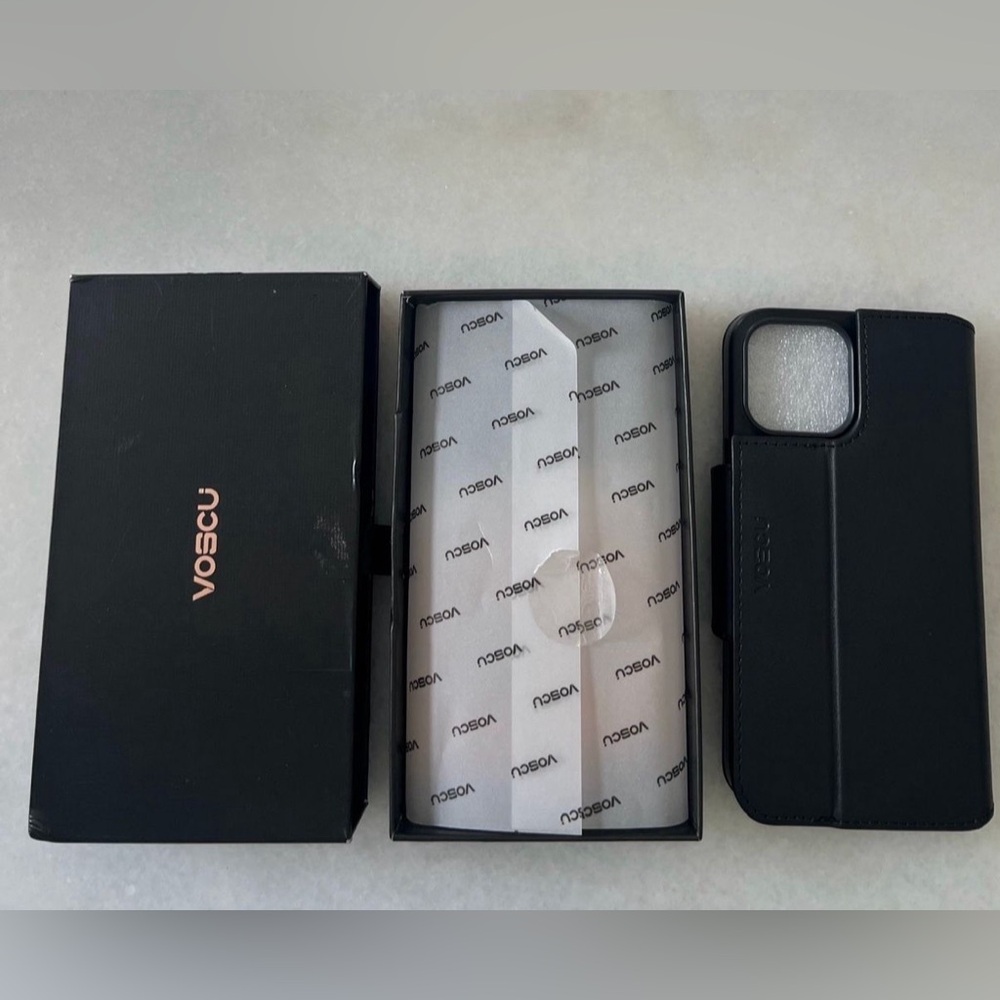 Iphone 13 pro max case/ magnetic wallet
MagSafe technology gently used